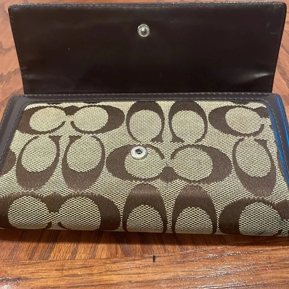 Coach Leather & Cloth Wallet With Checkbook Holder A few little flaws no holes - Picture 11 of 11